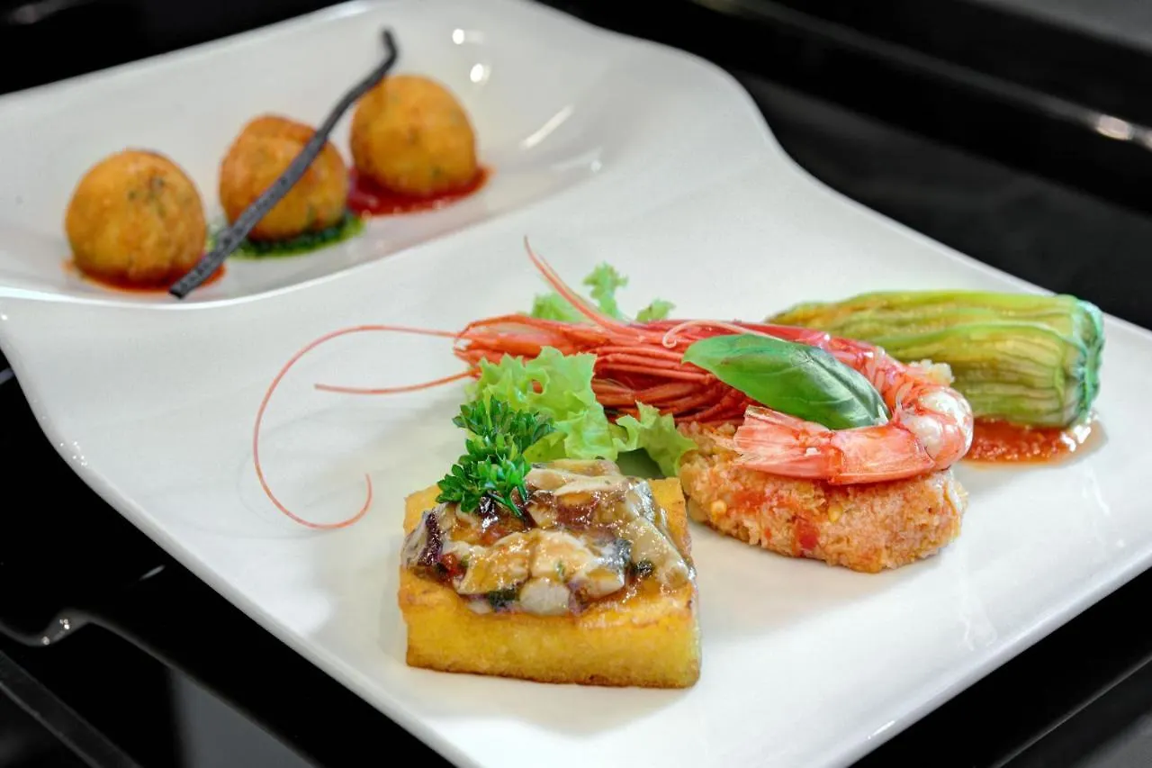 ***** Hotel Lhp Napoli Palace & Spa Italy